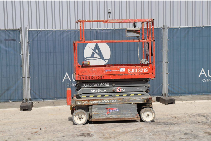 Skyjack SJ III - 3219 - رافعات مقصية: صور 1 Skyjack SJ III - 3219 - رافعات مقصية: صور 1