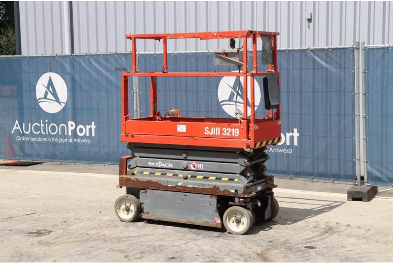 Skyjack SJIII 3219 - رافعات مقصية: صور 3 Skyjack SJIII 3219 - رافعات مقصية: صور 3