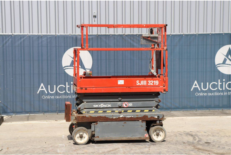 Skyjack SJIII 3219 - رافعات مقصية: صور 1 Skyjack SJIII 3219 - رافعات مقصية: صور 1