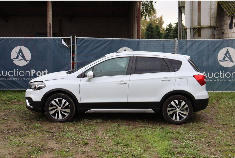 Suzuki SX4 - سيدان: صور 2 Suzuki SX4 - سيدان: صور 2