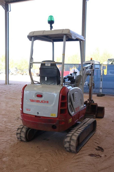 Takeuchi TB216 - حفارة مصغرة: صور 5 Takeuchi TB216 - حفارة مصغرة: صور 5