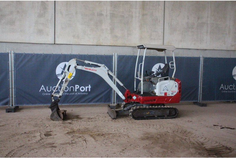 Takeuchi TB216 - حفارة مصغرة: صور 1 Takeuchi TB216 - حفارة مصغرة: صور 1