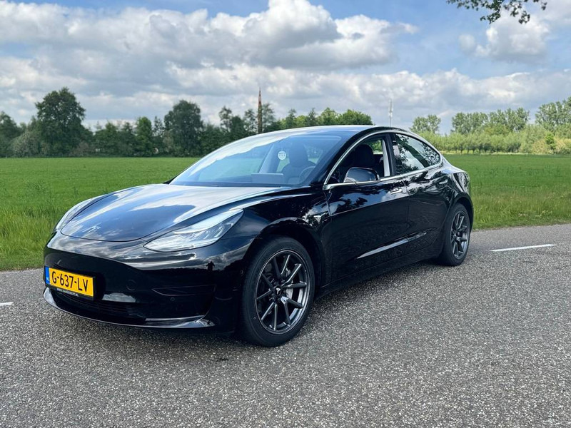 Tesla Model 3 - سيدان: صور 1 Tesla Model 3 - سيدان: صور 1