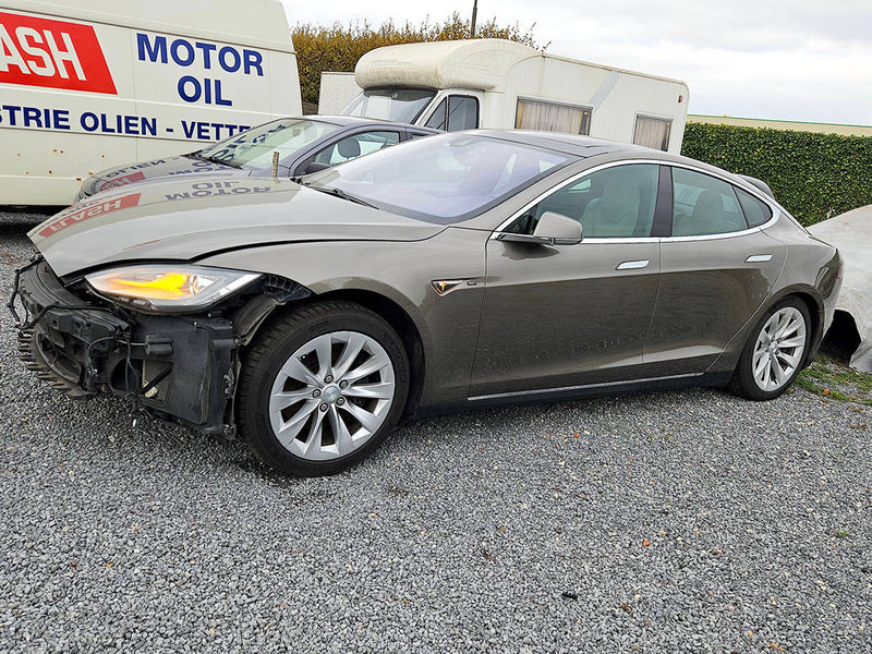 Tesla Model S _ 85 D - سيدان: صور 2 Tesla Model S _ 85 D - سيدان: صور 2