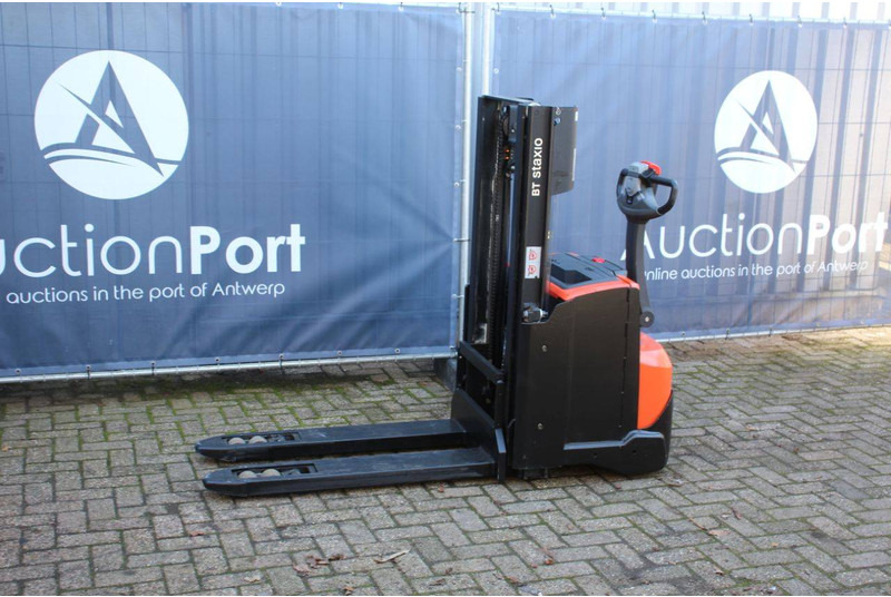 Toyota SWE200D - معدات تكديس: صور 1 Toyota SWE200D - معدات تكديس: صور 1