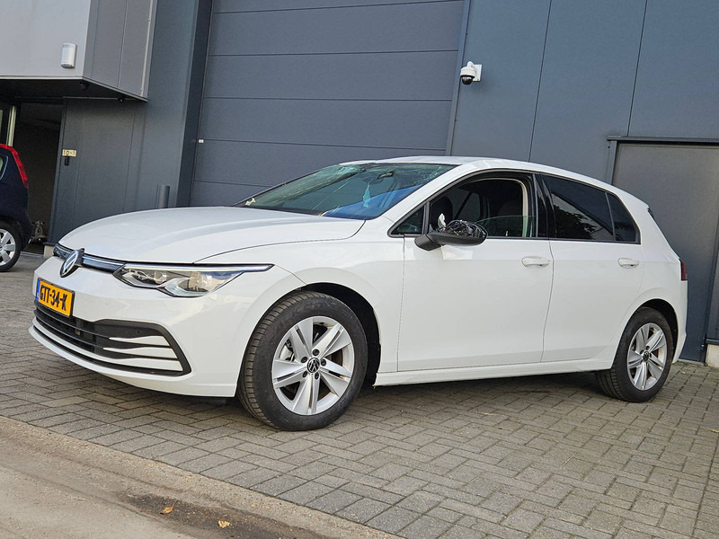 Volkswagen Golf 8 eTSI - سيدان: صور 2 Volkswagen Golf 8 eTSI - سيدان: صور 2