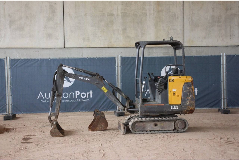 Volvo EC15D - حفارة مصغرة: صور 1 Volvo EC15D - حفارة مصغرة: صور 1