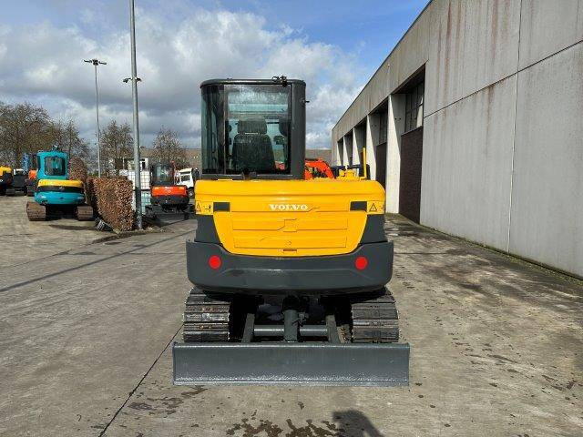 Volvo EC60C - حفارات زحافة: صور 5 Volvo EC60C - حفارات زحافة: صور 5
