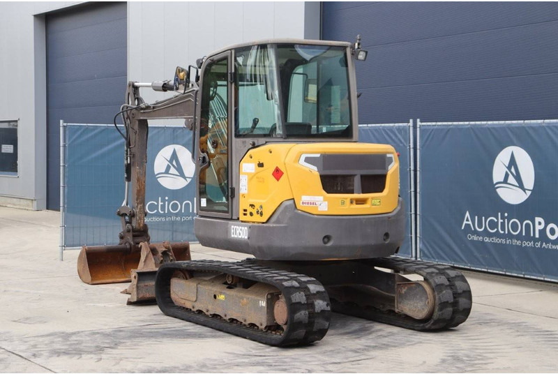 Volvo ECR50D - حفارات زحافة: صور 4 Volvo ECR50D - حفارات زحافة: صور 4