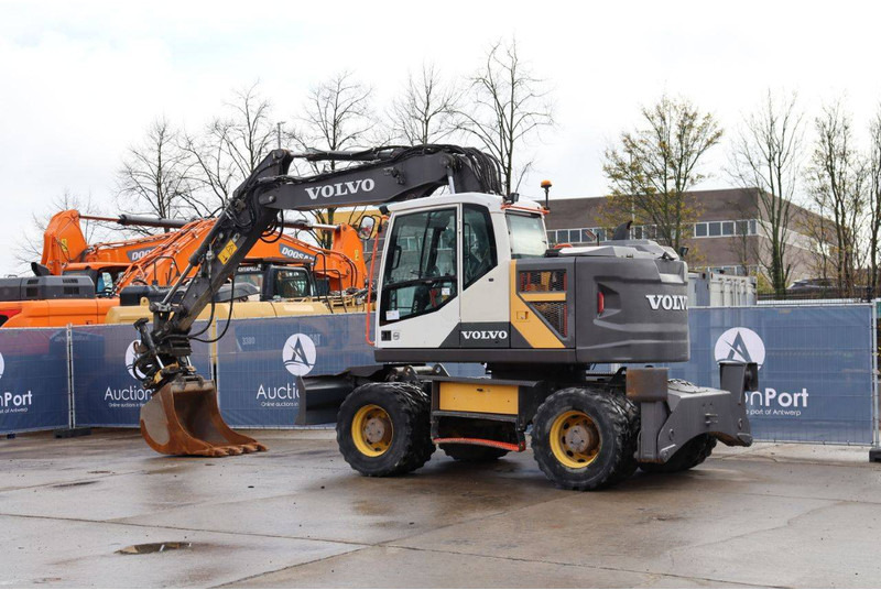 Volvo EWR150E - حفارة على عجلات: صور 3 Volvo EWR150E - حفارة على عجلات: صور 3