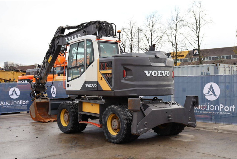 Volvo EWR150E - حفارة على عجلات: صور 4 Volvo EWR150E - حفارة على عجلات: صور 4