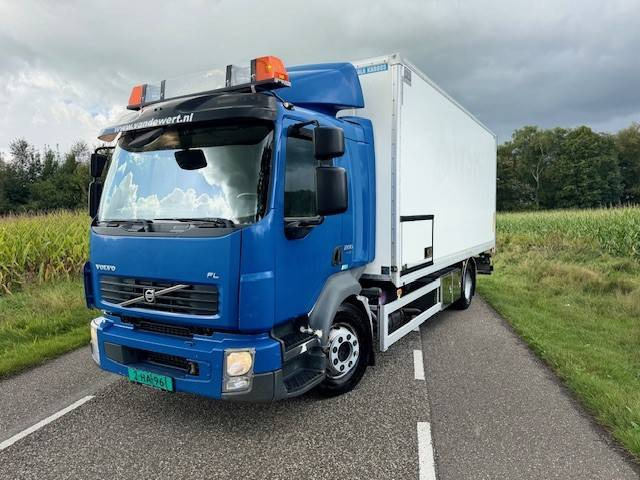 Volvo FL280 - الشاحنات الصغيرة صندوق مغلق: صور 1 Volvo FL280 - الشاحنات الصغيرة صندوق مغلق: صور 1
