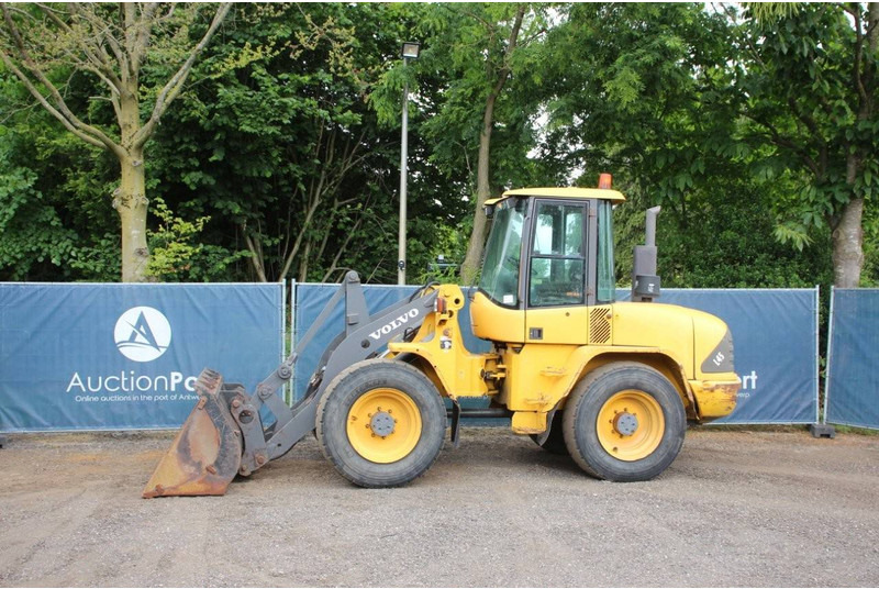 Volvo L45TP - اللودر بعجل: صور 1 Volvo L45TP - اللودر بعجل: صور 1
