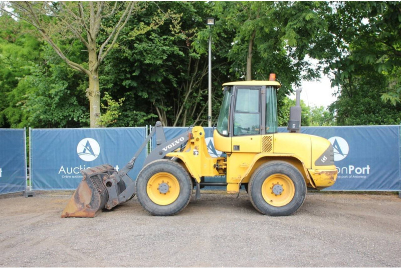 Volvo L45TP - اللودر بعجل: صور 2 Volvo L45TP - اللودر بعجل: صور 2