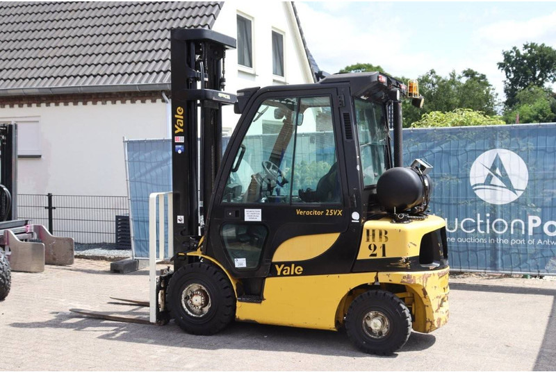 Yale GLP25VX V2770 - رافعة شوكية تعمل بالغاز: صور 3 Yale GLP25VX V2770 - رافعة شوكية تعمل بالغاز: صور 3