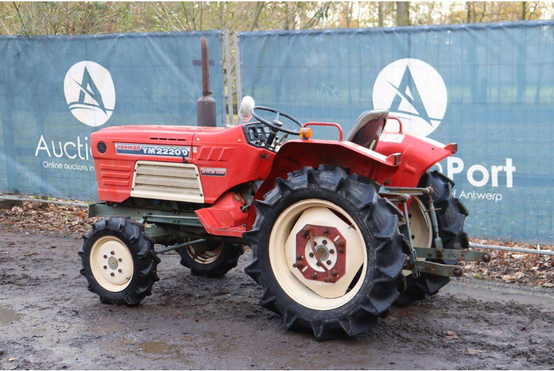 Yanmar YM2220D - جرار: صور 3 Yanmar YM2220D - جرار: صور 3