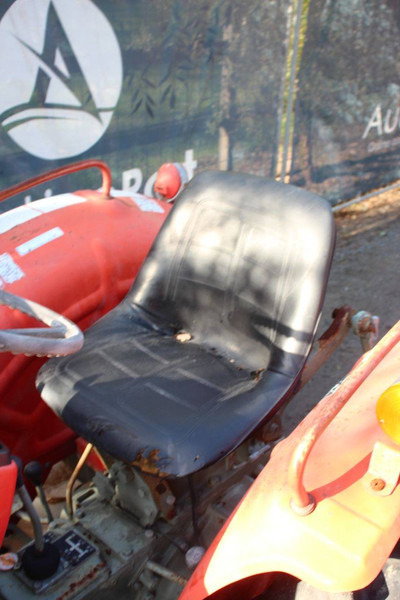 جرار Yanmar YM2500: صور 19 جرار Yanmar YM2500: صور 19