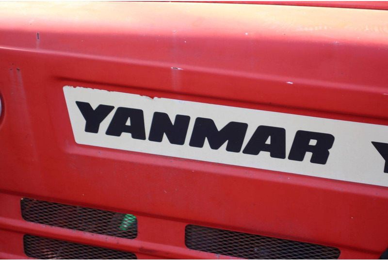 جرار Yanmar YM2500: صور 12 جرار Yanmar YM2500: صور 12