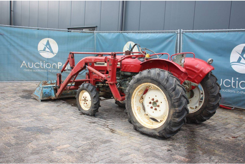 Yanmar YM3110D - جرار: صور 3 Yanmar YM3110D - جرار: صور 3