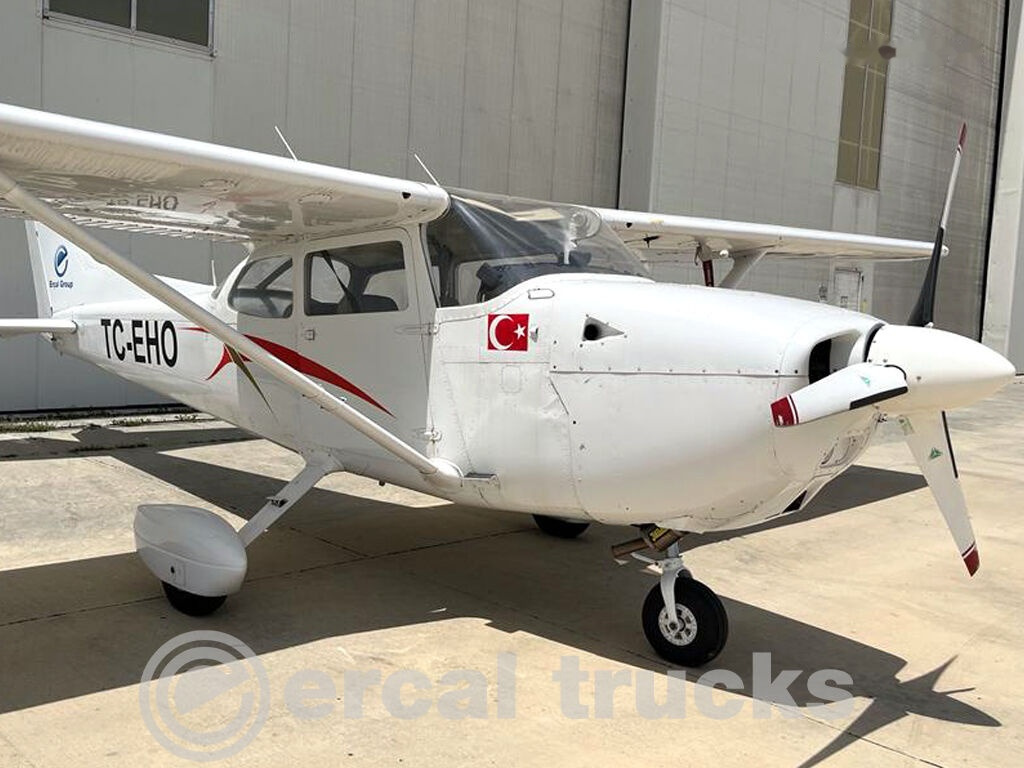 معدات الدعم الأرضي 1977 Cessna 172N Diesel TC-EHO Airplane: صور 8