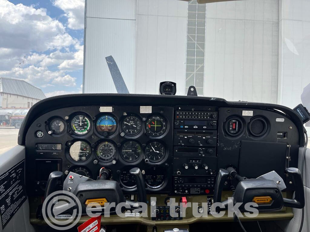 معدات الدعم الأرضي 1977 Cessna 172N Diesel TC-EHO Airplane: صور 15