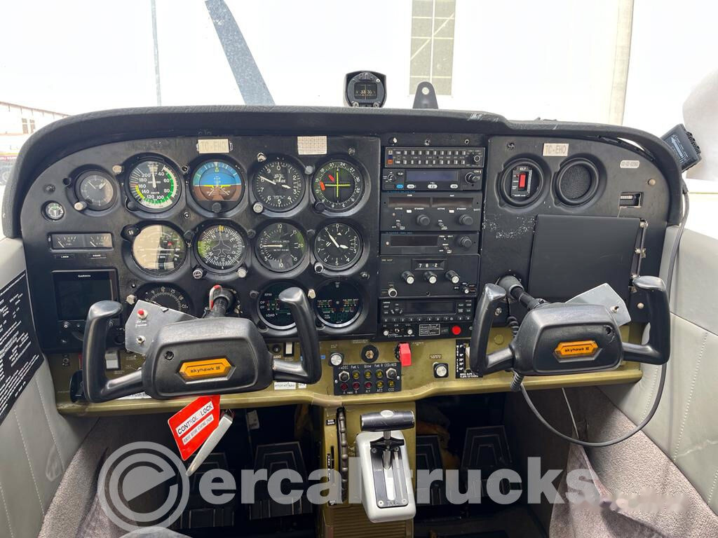 معدات الدعم الأرضي 1977 Cessna 172N Diesel TC-EHO Airplane: صور 13