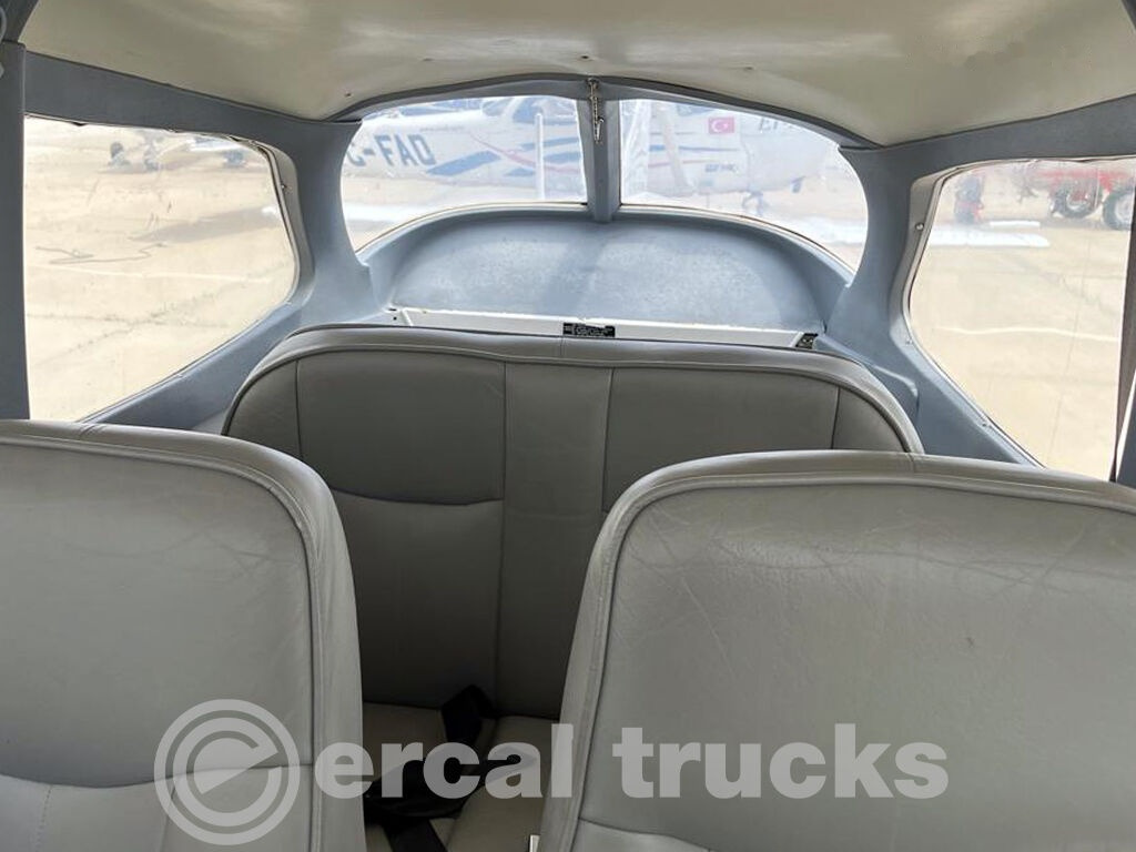معدات الدعم الأرضي 1977 Cessna 172N Diesel TC-EHO Airplane: صور 9