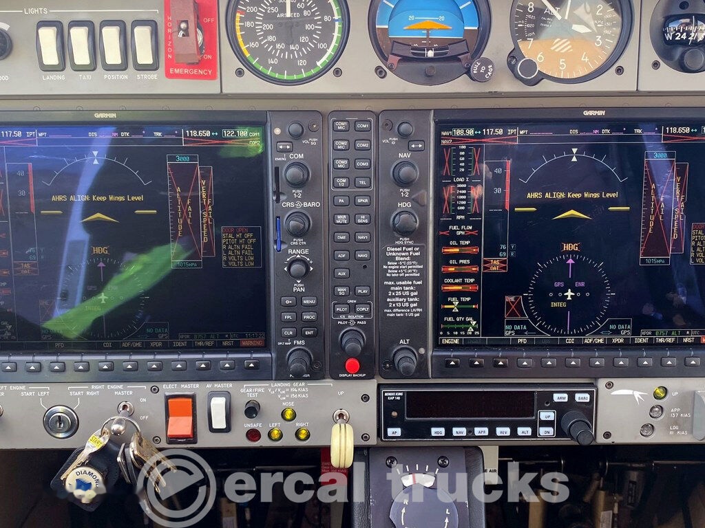 معدات الدعم الأرضي 2008 Diamond DA42 Twin Star-Airplane: صور 12 معدات الدعم الأرضي 2008 Diamond DA42 Twin Star-Airplane: صور 12