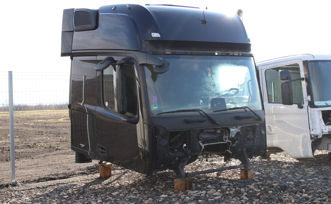 CABINA MERCEDES ACTROS MP4 GIGA SPACE - الكبائن - شاحنة: صور 2 CABINA MERCEDES ACTROS MP4 GIGA SPACE - الكبائن - شاحنة: صور 2