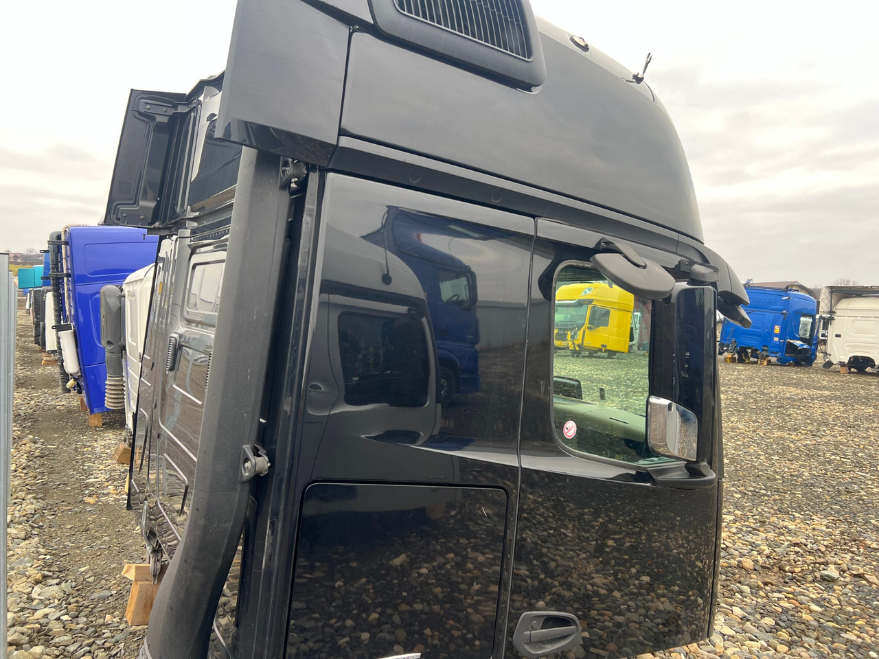 CABINA MERCEDES ACTROS MP4 GIGA SPACE - الكبائن - شاحنة: صور 5 CABINA MERCEDES ACTROS MP4 GIGA SPACE - الكبائن - شاحنة: صور 5