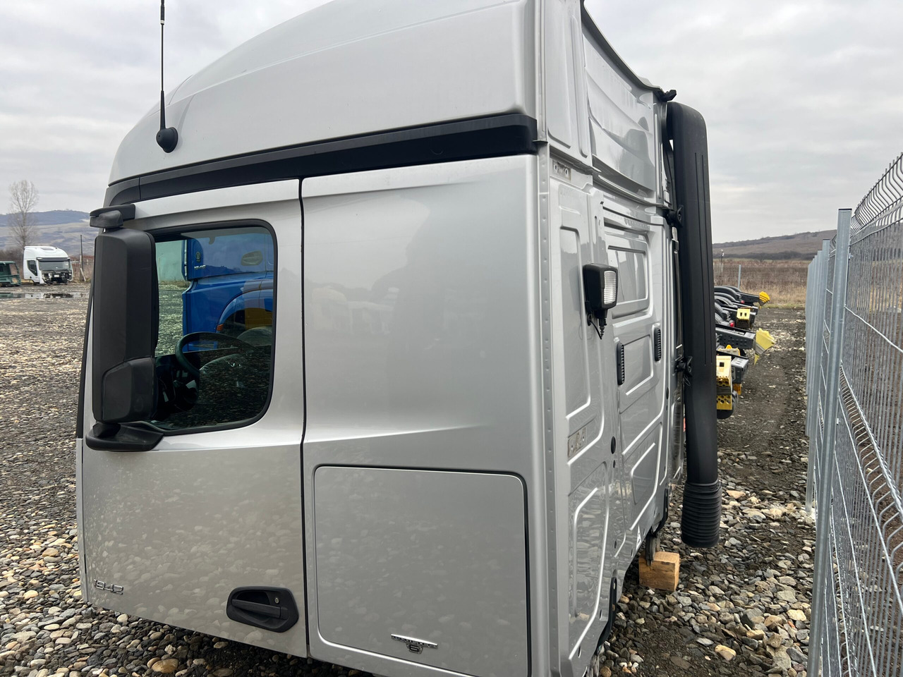 CABINA MERCEDES ACTROS MP4 STREAMSPACE 2.5 - الكبائن - شاحنة: صور 4 CABINA MERCEDES ACTROS MP4 STREAMSPACE 2.5 - الكبائن - شاحنة: صور 4