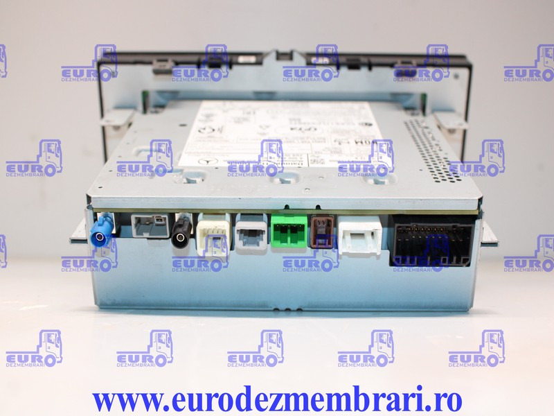 ELEMENT BORD UNITATE MULTIMEDIA MERCEDES ACTROS MP5 A0004469662 - لوحة القيادة - شاحنة: صور 3 ELEMENT BORD UNITATE MULTIMEDIA MERCEDES ACTROS MP5 A0004469662 - لوحة القيادة - شاحنة: صور 3