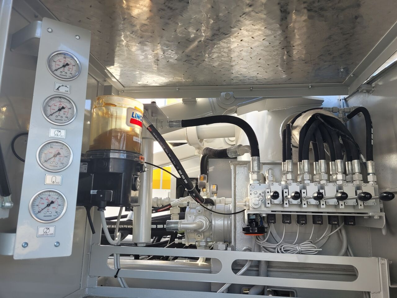 MERCEDES-BENZ New BMS BLP 14-09 on chassis - مضخة خرسانة: صور 3 MERCEDES-BENZ New BMS BLP 14-09 on chassis - مضخة خرسانة: صور 3