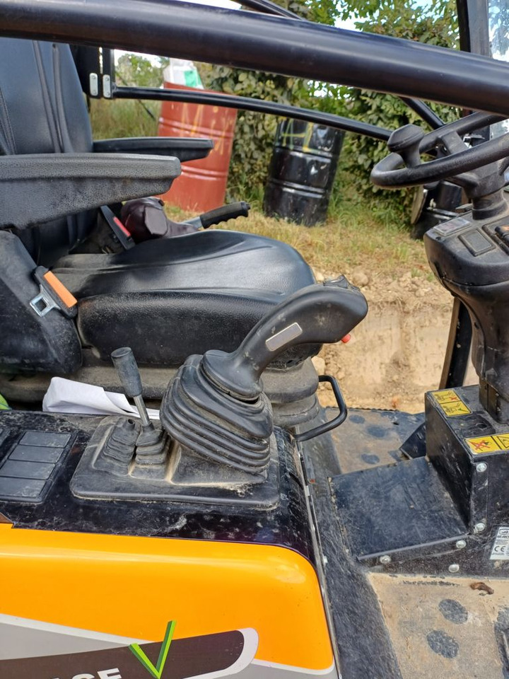 Giant G2500 HD - شيول صغير: صور 5 Giant G2500 HD - شيول صغير: صور 5