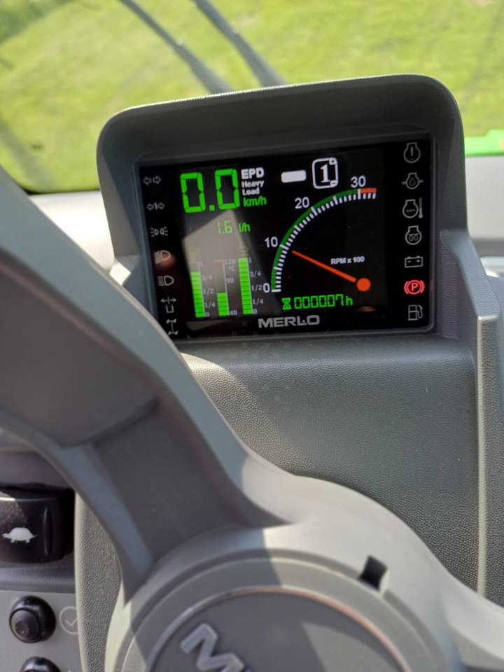 Merlo TF38.10 TT CS 136 - رافعة تلسكوبية: صور 5 Merlo TF38.10 TT CS 136 - رافعة تلسكوبية: صور 5