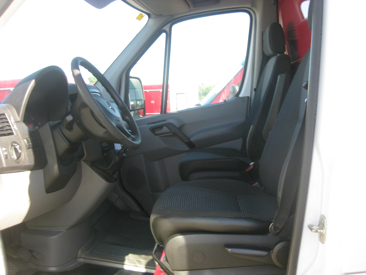 FRIGORÍFICO MERCEDES 313CDI - الشاحنات الصغيرة المبردة: صور 3 FRIGORÍFICO MERCEDES 313CDI - الشاحنات الصغيرة المبردة: صور 3
