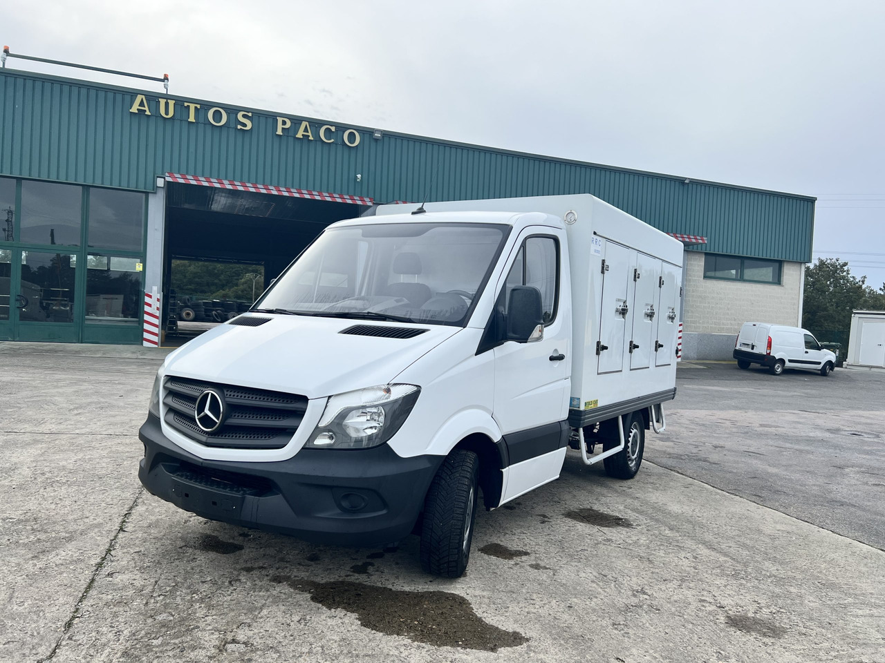 FUROGON HELADERO CON PLACAS MERCEDES Y IVECO - الشاحنات الصغيرة المبردة: صور 5 FUROGON HELADERO CON PLACAS MERCEDES Y IVECO - الشاحنات الصغيرة المبردة: صور 5
