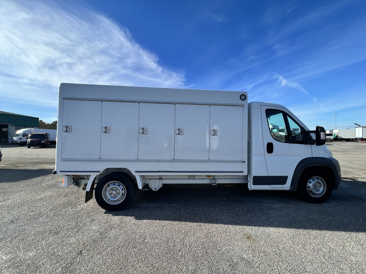 FUROGON HELADERO CON PLACAS MERCEDES Y IVECO - الشاحنات الصغيرة المبردة: صور 2 FUROGON HELADERO CON PLACAS MERCEDES Y IVECO - الشاحنات الصغيرة المبردة: صور 2
