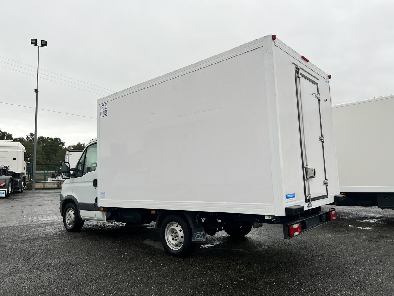 IVECO FRIGORIFICO - الشاحنات الصغيرة المبردة: صور 3 IVECO FRIGORIFICO - الشاحنات الصغيرة المبردة: صور 3