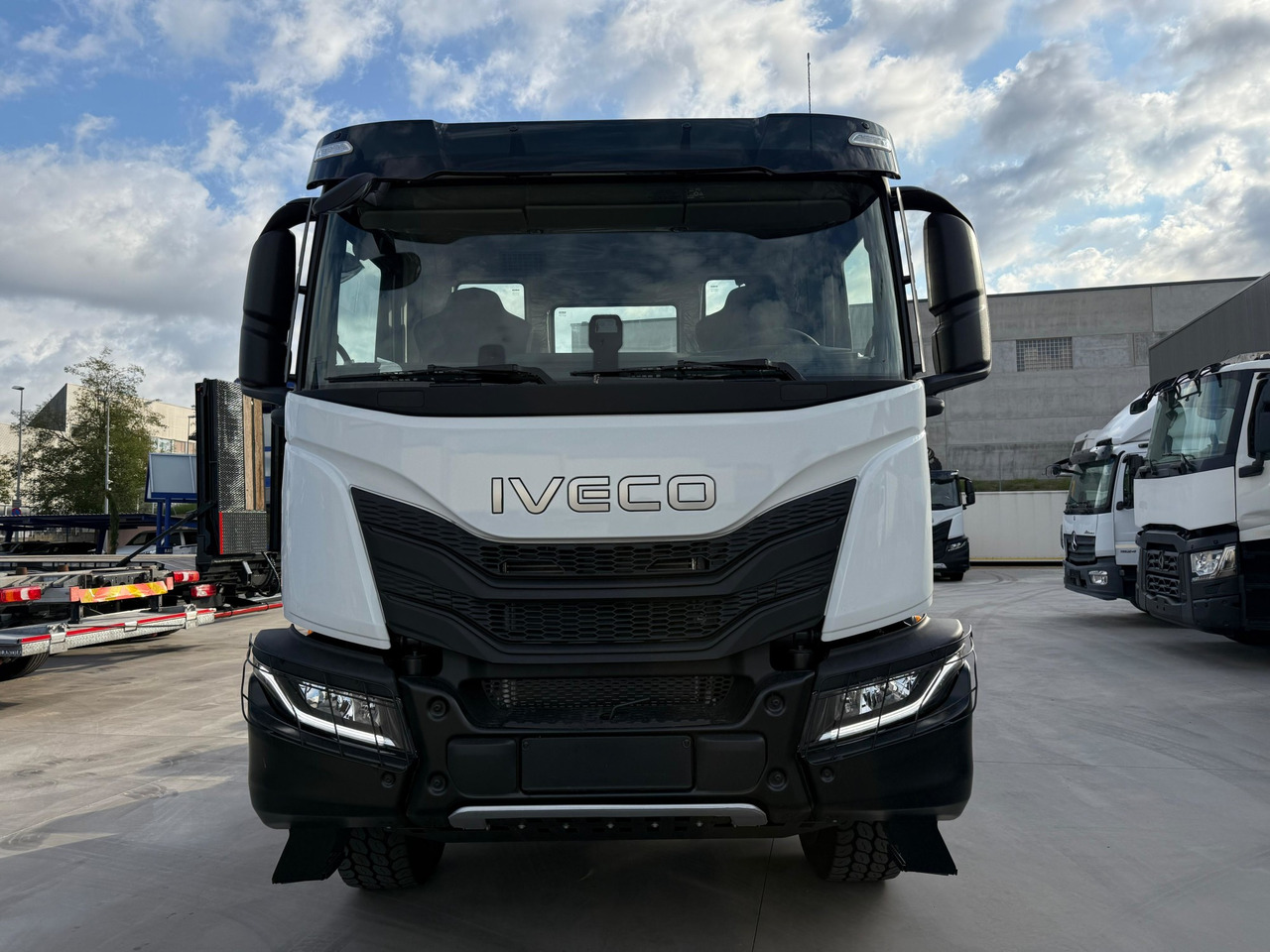 IVECO AD300X46Z OFF X-Way E6 (Chassis) - الشاسيه شاحنة: صور 3 IVECO AD300X46Z OFF X-Way E6 (Chassis) - الشاسيه شاحنة: صور 3