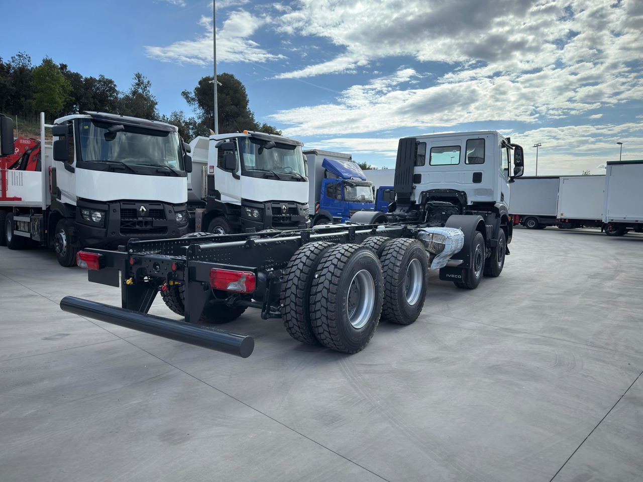 IVECO AD410T50 T-WAY 8x4 E6 (Chassis) - الشاسيه شاحنة: صور 5 IVECO AD410T50 T-WAY 8x4 E6 (Chassis) - الشاسيه شاحنة: صور 5