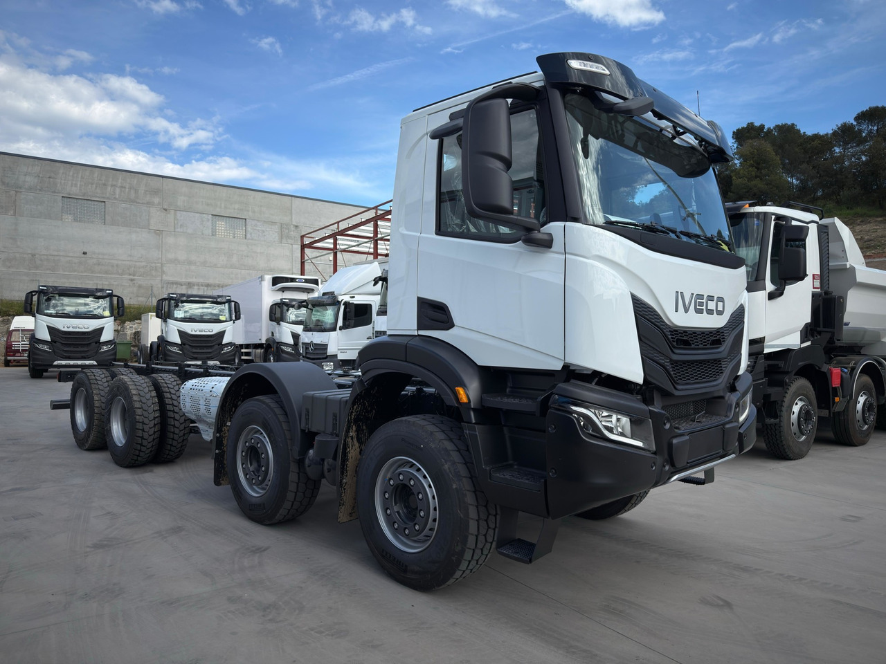 IVECO AD410T50 T-WAY 8x4 E6 (Chassis) - الشاسيه شاحنة: صور 2 IVECO AD410T50 T-WAY 8x4 E6 (Chassis) - الشاسيه شاحنة: صور 2