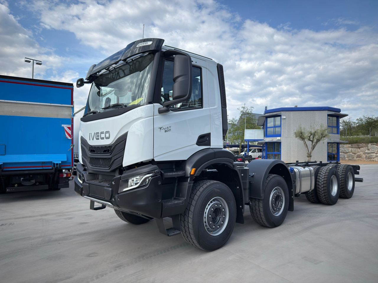 IVECO AD410T50 T-WAY 8x4 E6 (Chassis) - الشاسيه شاحنة: صور 1 IVECO AD410T50 T-WAY 8x4 E6 (Chassis) - الشاسيه شاحنة: صور 1