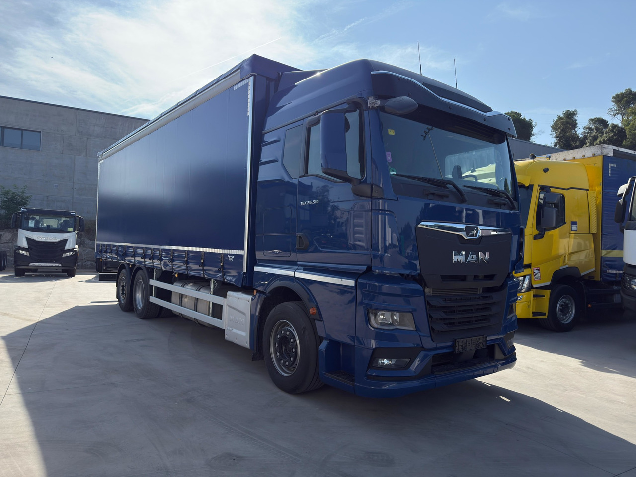 MAN 26.510 TGX E6 (Tauliner) - شاحنة ستارة: صور 2 MAN 26.510 TGX E6 (Tauliner) - شاحنة ستارة: صور 2