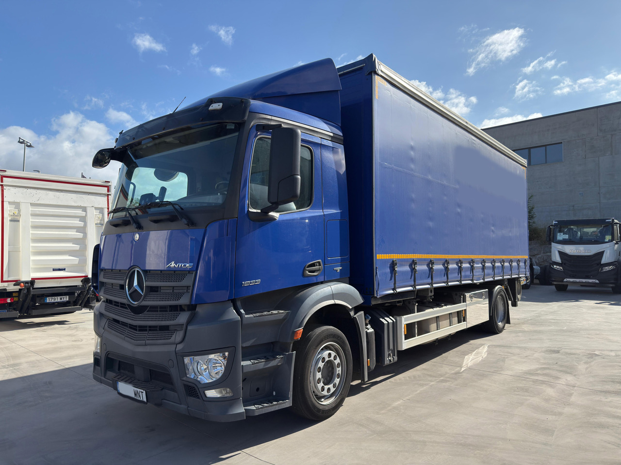 MERCEDES BENZ 18.33 Antos E6 (Self-portable) - شاحنة ستارة: صور 1 MERCEDES BENZ 18.33 Antos E6 (Self-portable) - شاحنة ستارة: صور 1