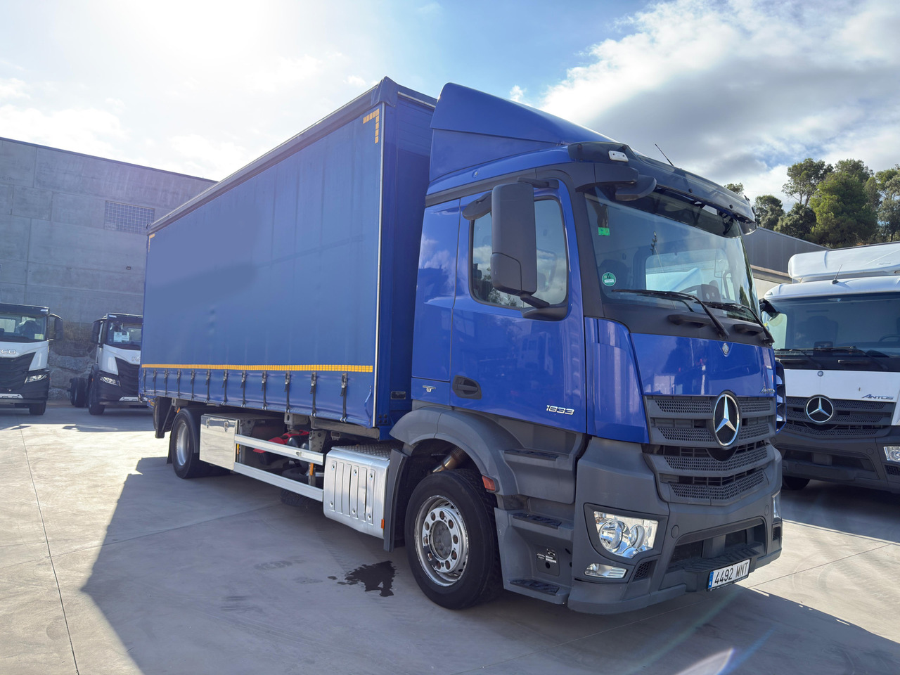 MERCEDES BENZ 18.33 Antos E6 (Self-portable) - شاحنة ستارة: صور 2 MERCEDES BENZ 18.33 Antos E6 (Self-portable) - شاحنة ستارة: صور 2