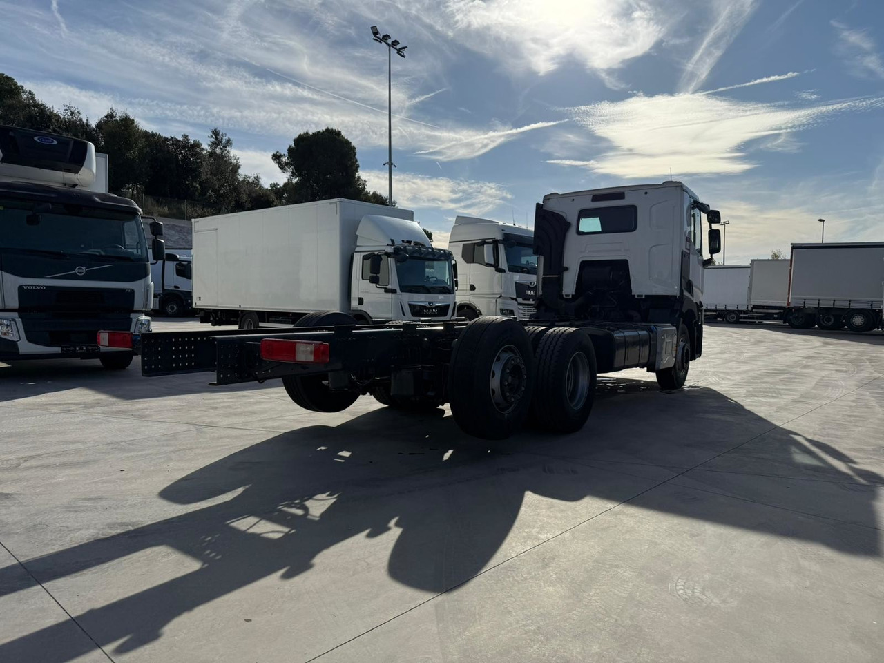 RENAULT C380.26 E6 (Chassis) - الشاسيه شاحنة: صور 3 RENAULT C380.26 E6 (Chassis) - الشاسيه شاحنة: صور 3