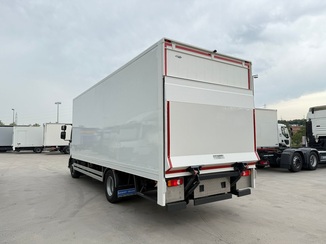 RENAULT D E6 (VAN) - بصندوق مغلق شاحنة: صور 4 RENAULT D E6 (VAN) - بصندوق مغلق شاحنة: صور 4