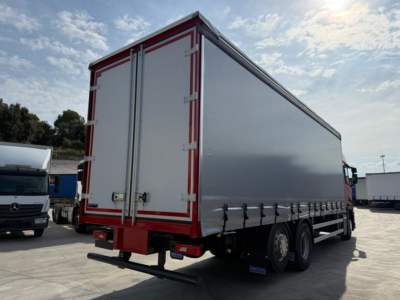 SCANIA R450 E6 (Tauliner) - شاحنة ستارة: صور 3 SCANIA R450 E6 (Tauliner) - شاحنة ستارة: صور 3