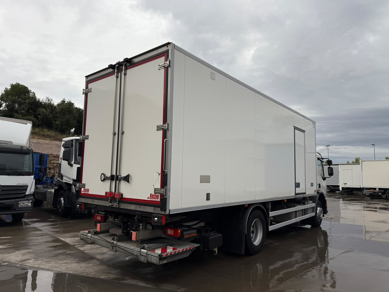 VOLVO FE320 E6 (Refrigerator) - مبردة شاحنة: صور 4 VOLVO FE320 E6 (Refrigerator) - مبردة شاحنة: صور 4